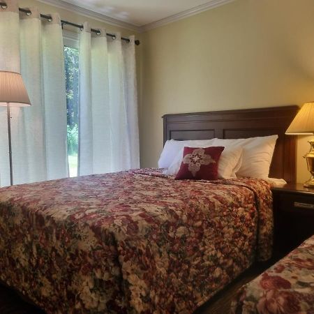 بورت هاردي Pioneer Inn By The River المظهر الخارجي الصورة